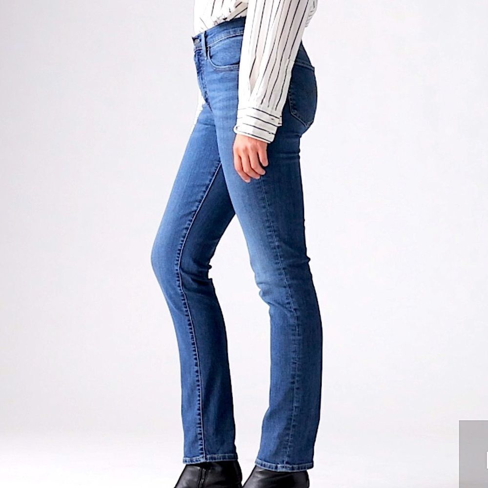 Levi’s 724 High Rise Jeans Straight Women’s 31 Blue